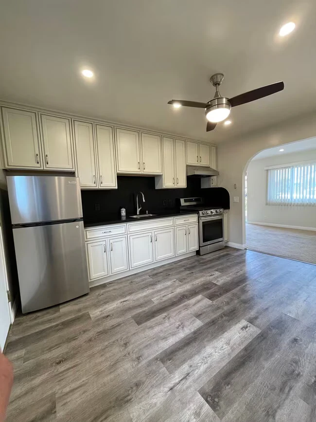 1 Pacific Ave San Bruno, CA 94066 photo 3
