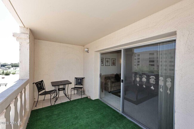 7910 E Camelback Rd Scottsdale, AZ 85251 photo 3