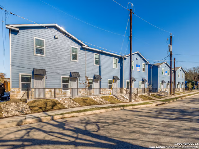 143 Lucas St San Antonio, TX 78209 photo 4