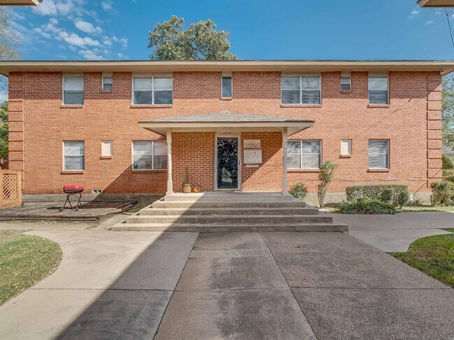 3419 South University Drive, Fort Worth, TX 76109 photo 2