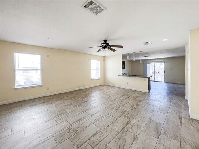 116 Remington Dr Kyle, TX 78640 photo 3