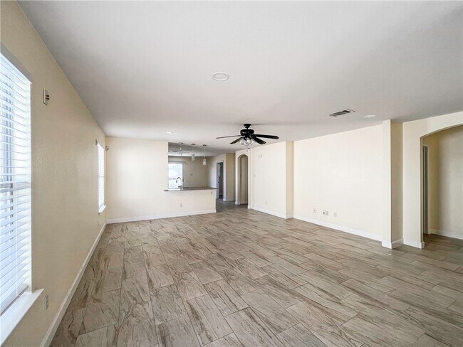 116 Remington Dr Kyle, TX 78640 photo 2