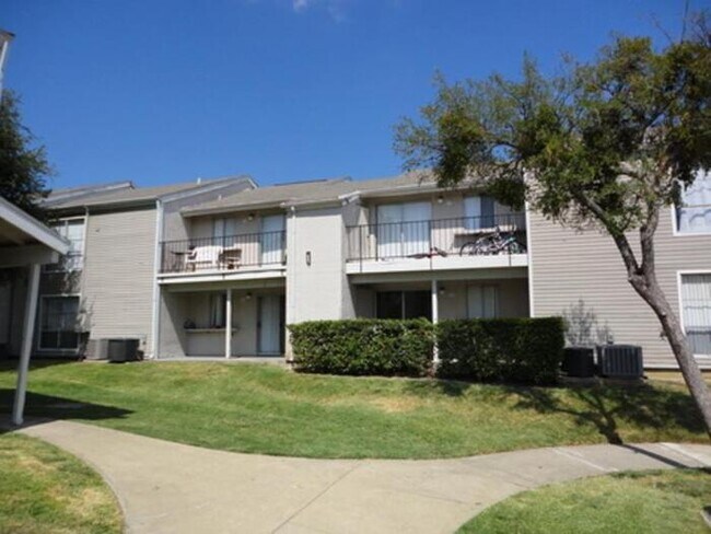 3203 W Walnut Hill Ln Irving, TX 75038 photo 4