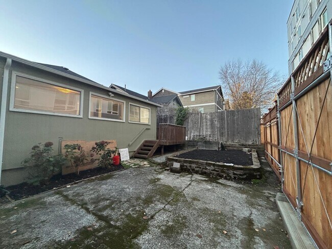 8526 16th Ave NW Seattle, WA 98117 photo 3