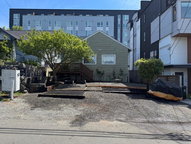 8526 16th Ave NW Seattle, WA 98117 photo 4