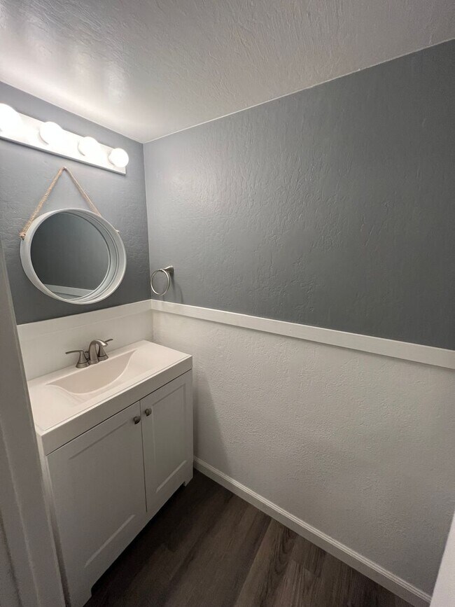 Beautifully remodeled 3 Bed/1.5 Bath Townhome in Antioch photo 4
