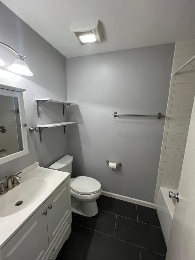 Beautifully remodeled 3 Bed/1.5 Bath Townhome in Antioch photo 5