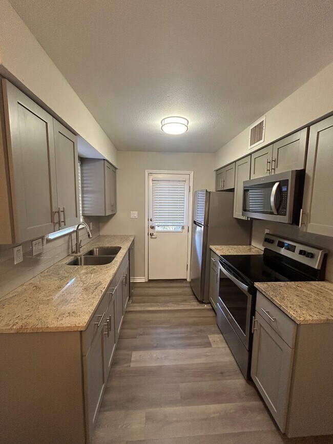 1610 Waterloo Tr, Austin, TX 78704 photo 5