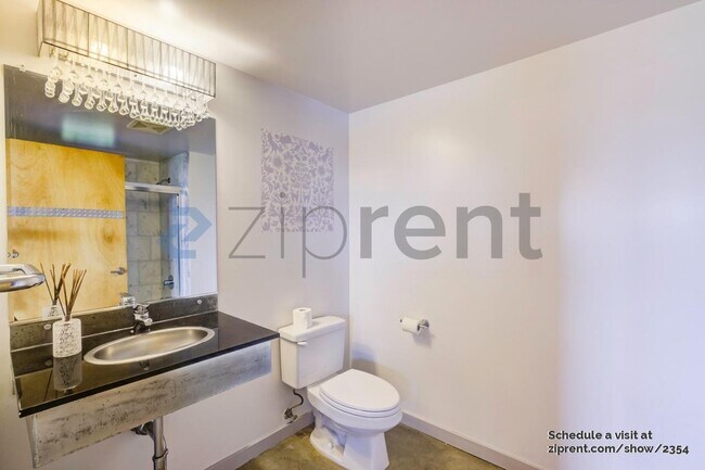 Unit 214 photo 5