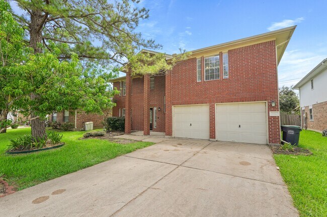 2922 Glencullen Lane, Pearland, TX 77584 photo 3
