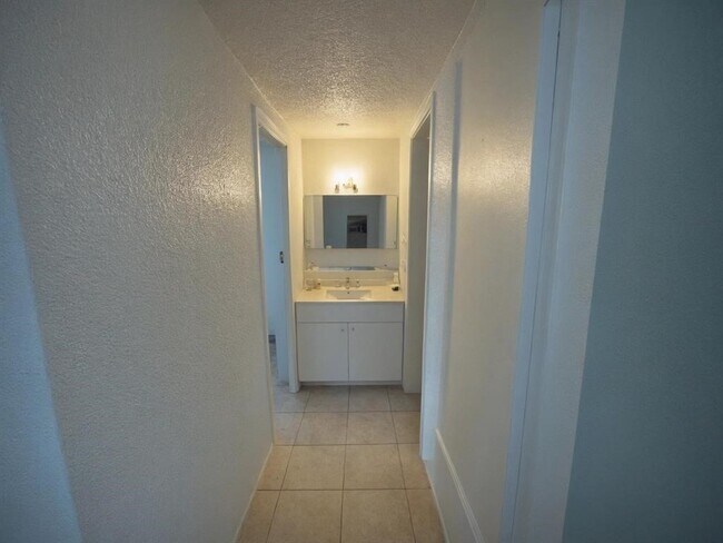 9745 Long Point Road, Houston, TX 77055 photo 4
