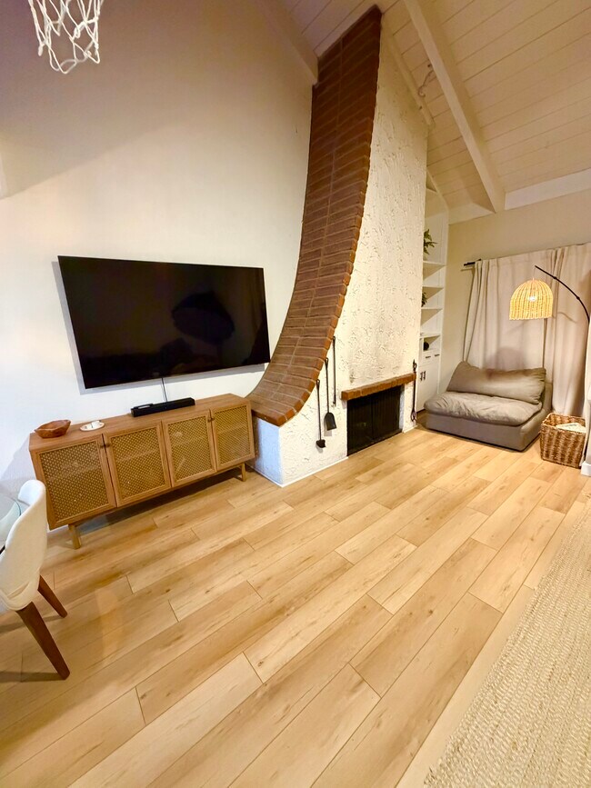 1925 Alga Rd Carlsbad, CA 92009 photo 3