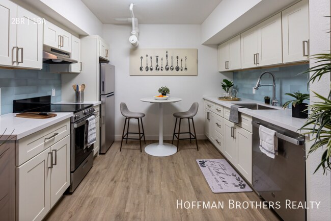 1930 12th Ave Oakland, CA 94606 photo 5