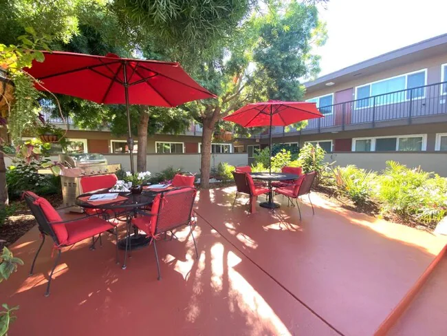 The Court Apartments photo 4