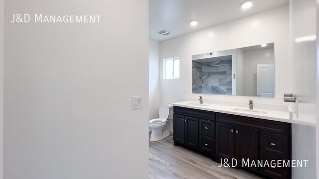 1134 Fresno St San Diego, CA 92110 photo 2