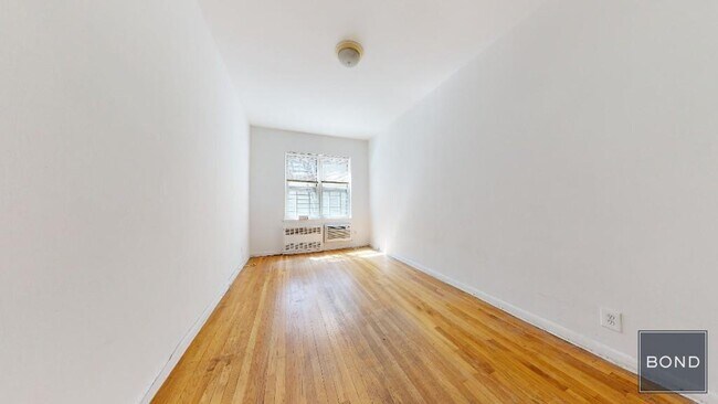 219 E 88th St New York, NY 10128 photo 4