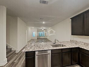1198 Treeta Trail Kyle, TX 78640 photo 5