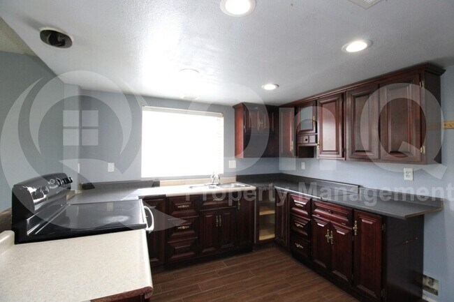 939 S 35th Pl Mesa, AZ 85204 photo 3