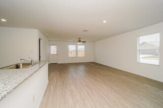 2461 Vesper Bnd New Braunfels, TX 78130 photo 4