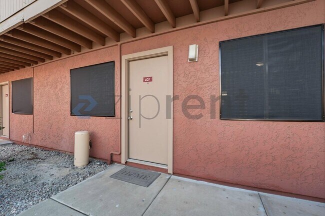 Unit 407 photo 4