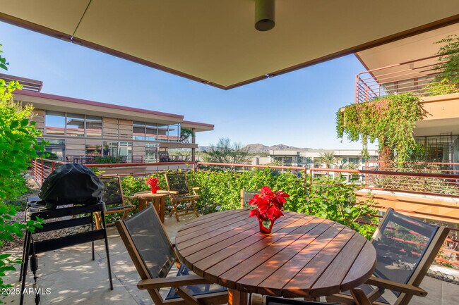 7131 E Rancho Vista Dr Scottsdale, AZ 85251 photo 5