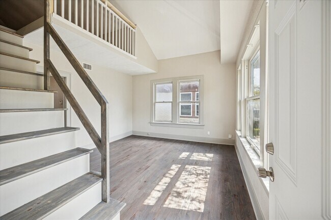 1632 Hawthorne Street, Houston, TX 77006 photo 3