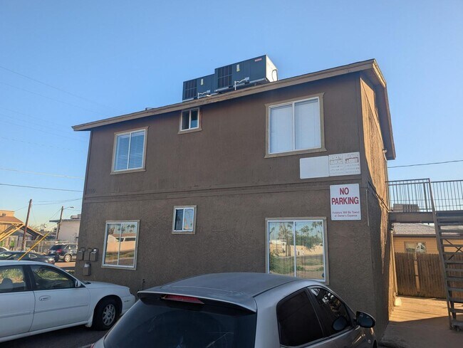 7160 N 53rd Ave Glendale, AZ 85301 photo 4