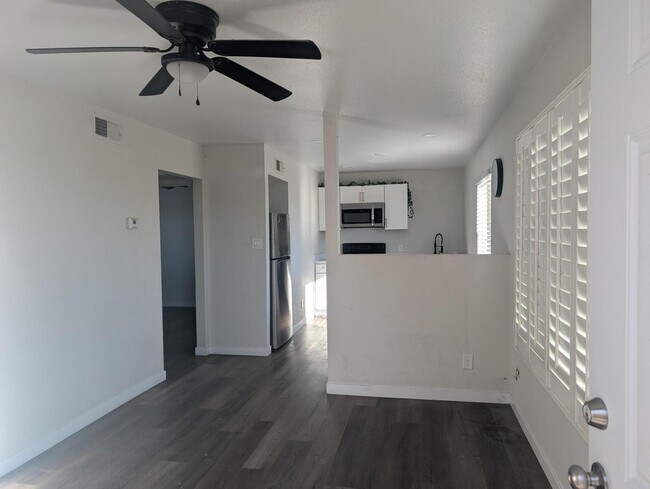 7160 N 53rd Ave Glendale, AZ 85301 photo 5