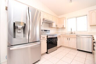 503 North Saint Claire photo 3