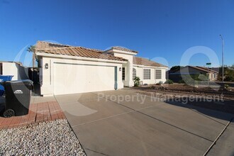 503 North Saint Claire photo 2