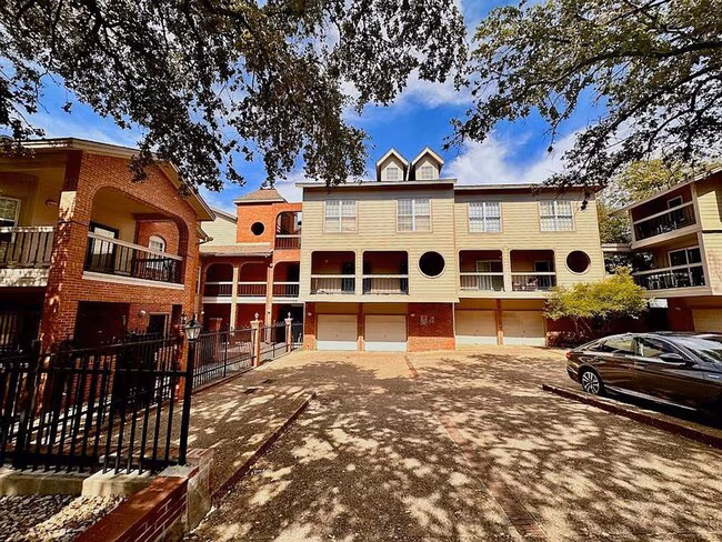 3200 Duval St Austin, TX 78705 photo 2