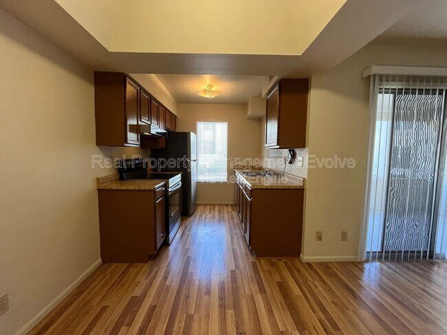 10610 S 48th St Phoenix, AZ 85044 photo 5