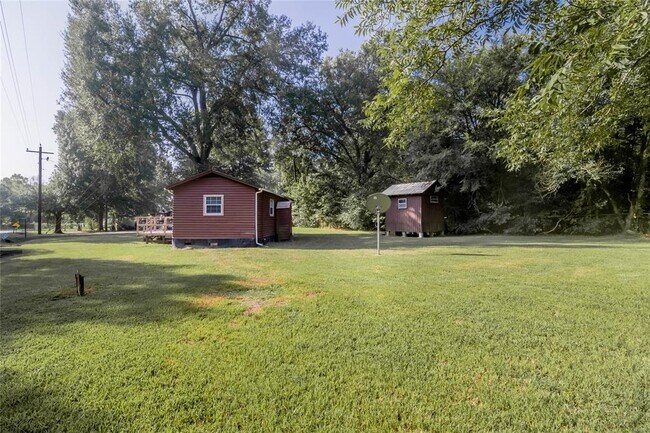 33 Dorothy St Huntsville, TX 77320 photo 2