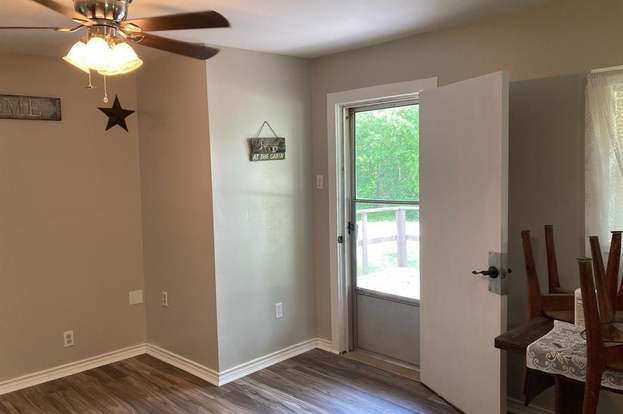 33 Dorothy St Huntsville, TX 77320 photo 5