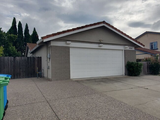 4964 Antioch Loop, Union City, CA 94587 photo 5