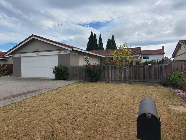 4964 Antioch Loop, Union City, CA 94587 photo 2