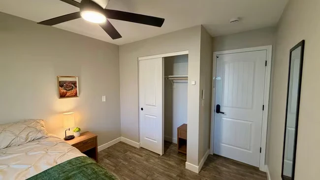 3757 W Joan De Arc Ave Phoenix, AZ 85029 photo 2