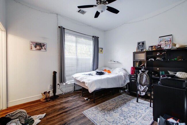 616 W 35th St Austin, TX 78705 photo 4