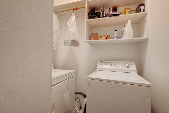 616 W 35th St Austin, TX 78705 photo 3
