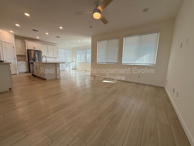 17760 W Cassia Way Goodyear, AZ 85338 photo 5
