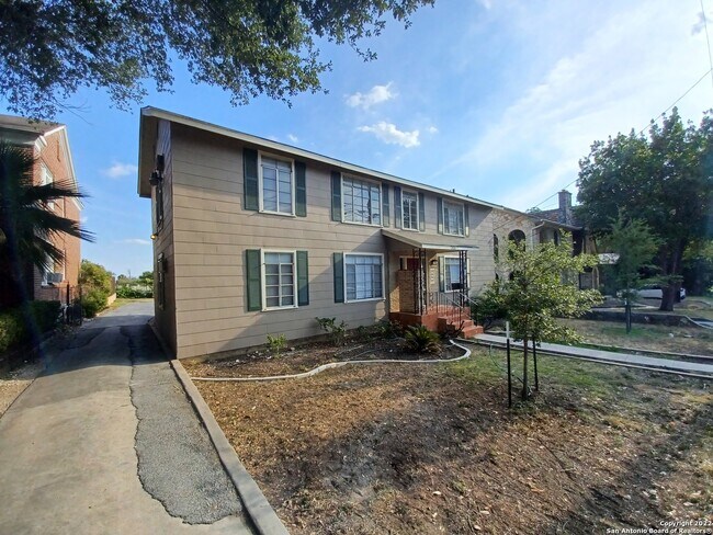 710 W French Pl San Antonio, TX 78212 photo 3