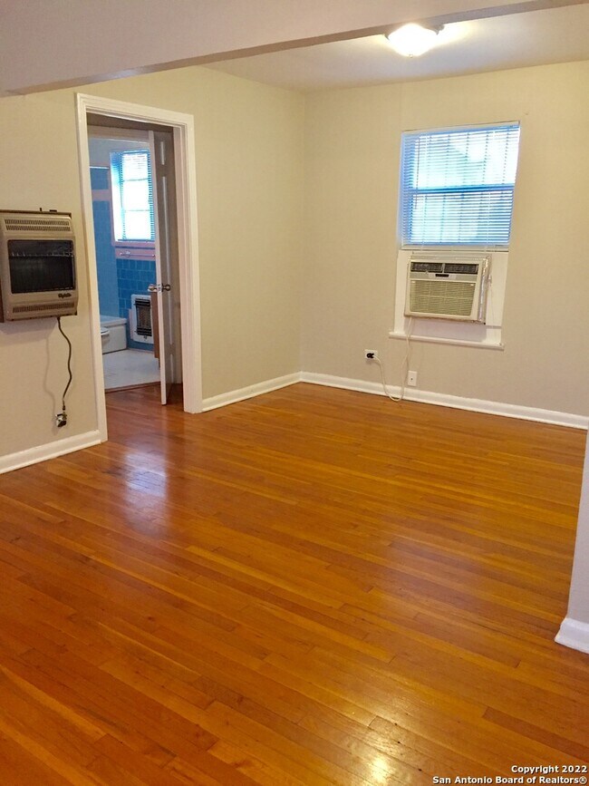 710 W French Pl San Antonio, TX 78212 photo 4