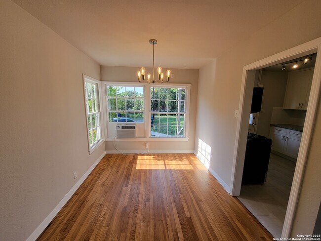 740 Donaldson Ave San Antonio, TX 78201 photo 4