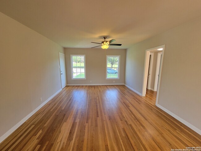 740 Donaldson Ave San Antonio, TX 78201 photo 5