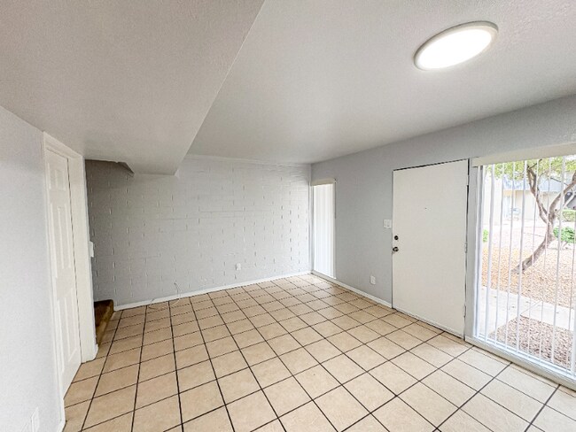 6802 N 17th Ave Phoenix, AZ 85021 photo 4