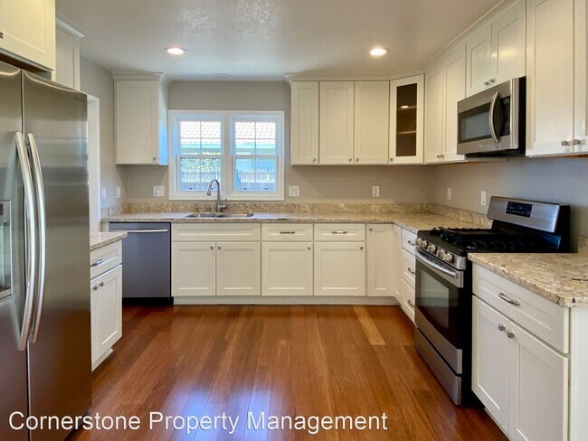 2236 Dianne Dr photo 4