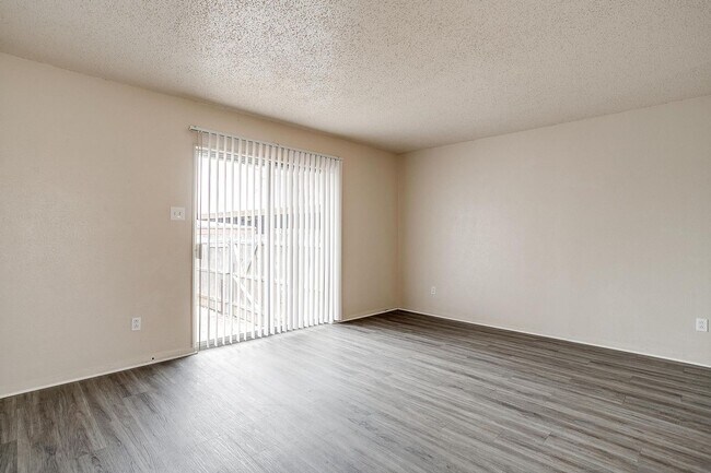 1635 Westridge St Cleburne, TX 76033 photo 3