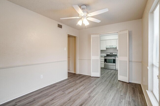 1635 Westridge St Cleburne, TX 76033 photo 4