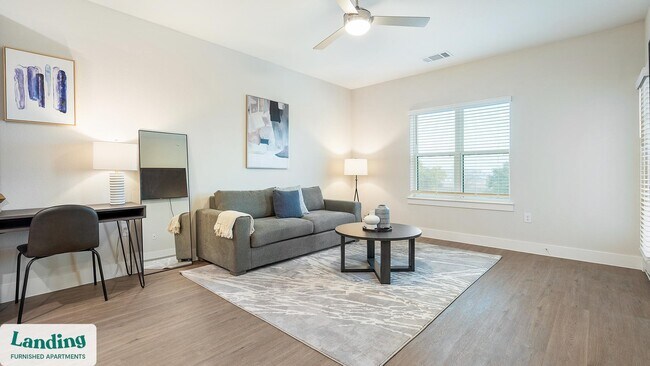 3501 N Austin St Seguin, TX 78155 photo 2