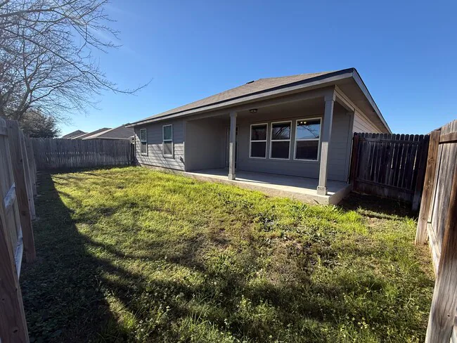 380 Huntsman Way New Braunfels, TX 78130 photo 3